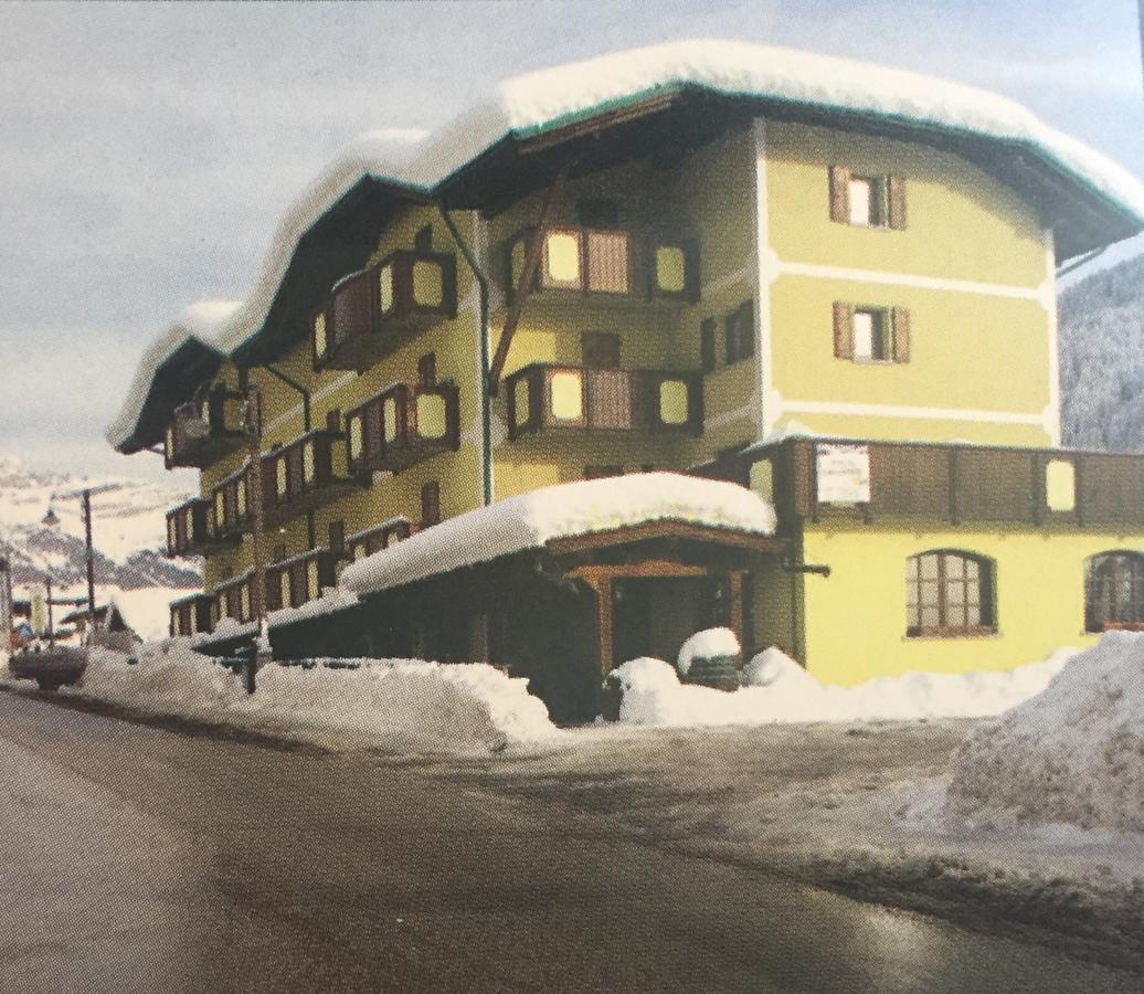 Hotel Tosa Madonna Exteriör bild